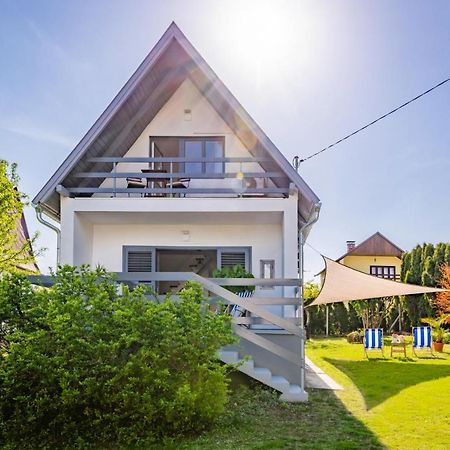 Vila Madarasz 5 Deluxe Vendeghaz Balatonalmádi Exteriér fotografie